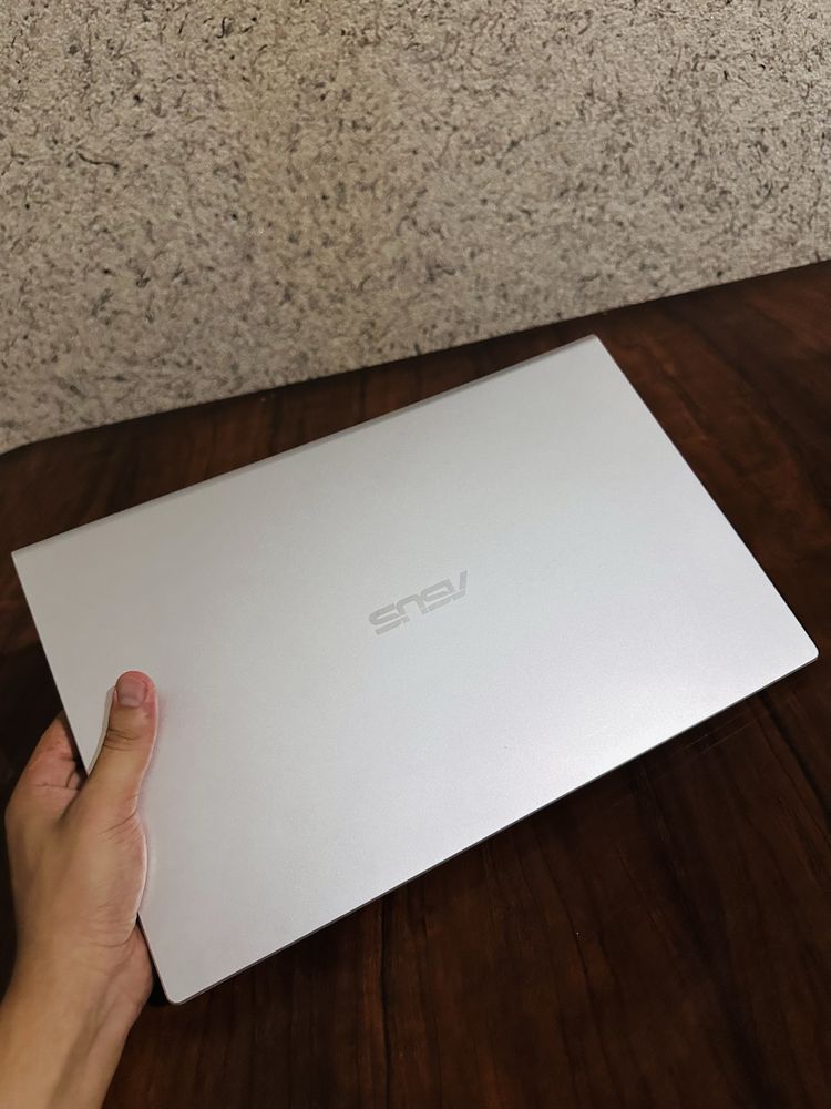 Asus noutbuk holati ideal narxi arzon