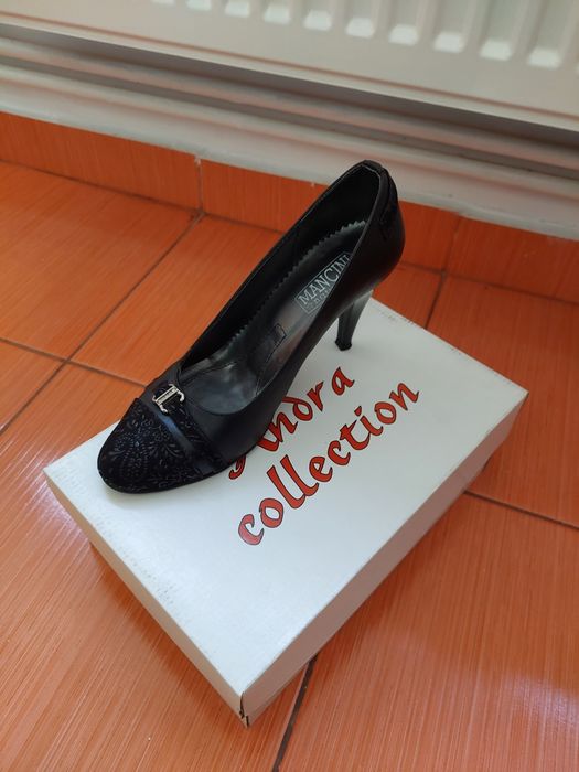 Vand pantofi piele