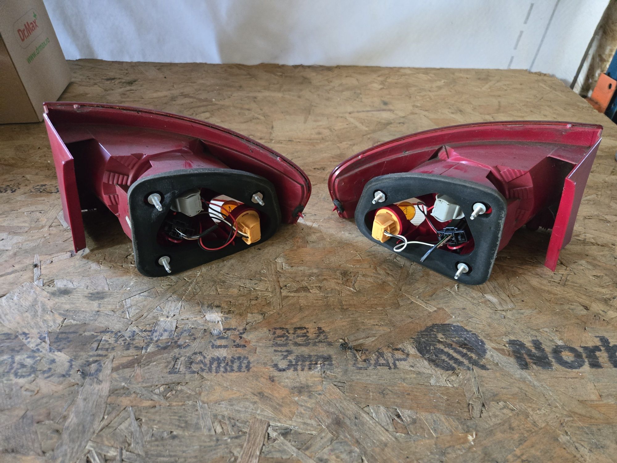 Lampa stop seat altea xl pret bucata