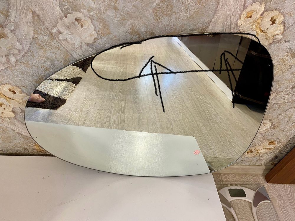 LED Огледало с размери 79/59см
