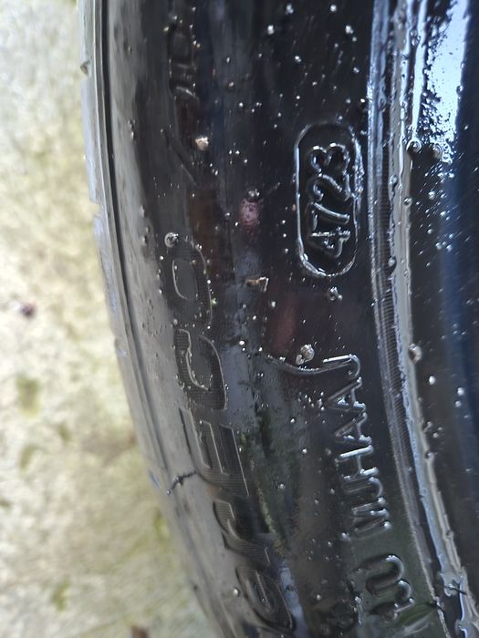 2 Cauciucuri Vara +Iarna Bucăți diferite 235.45.18