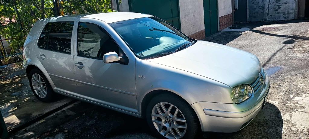 Продава се верният другар VW Golf 4