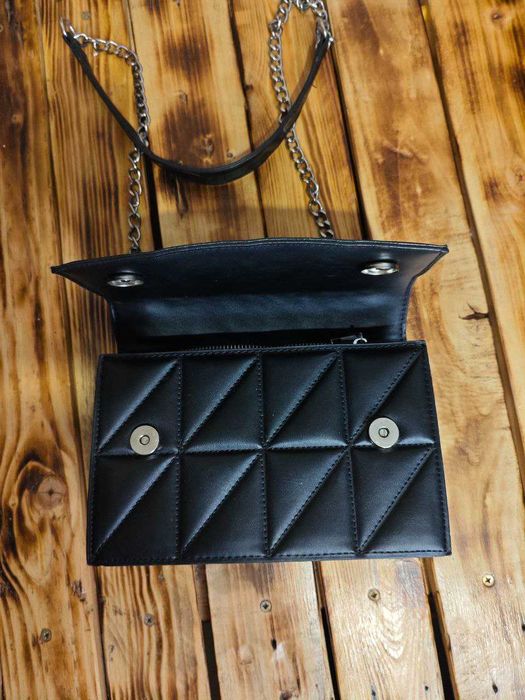 Продам Черную Женскую Сумку