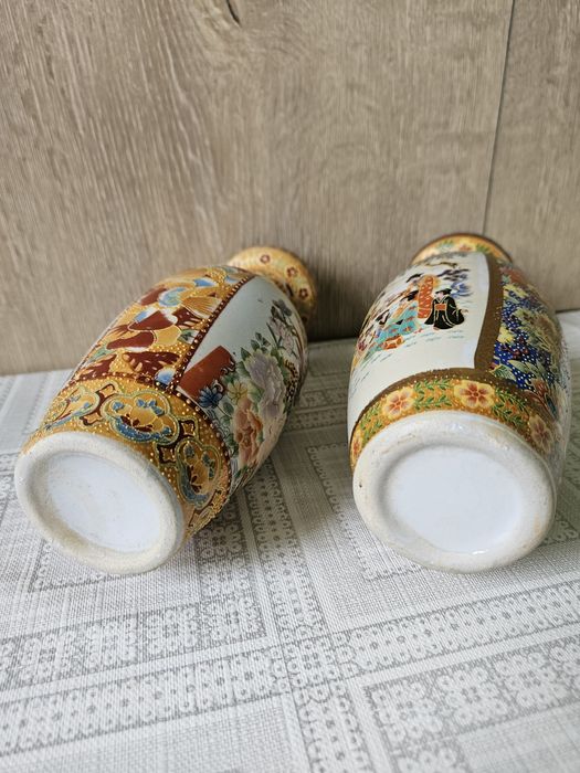 Vaze din porțelan , china( anii 80)