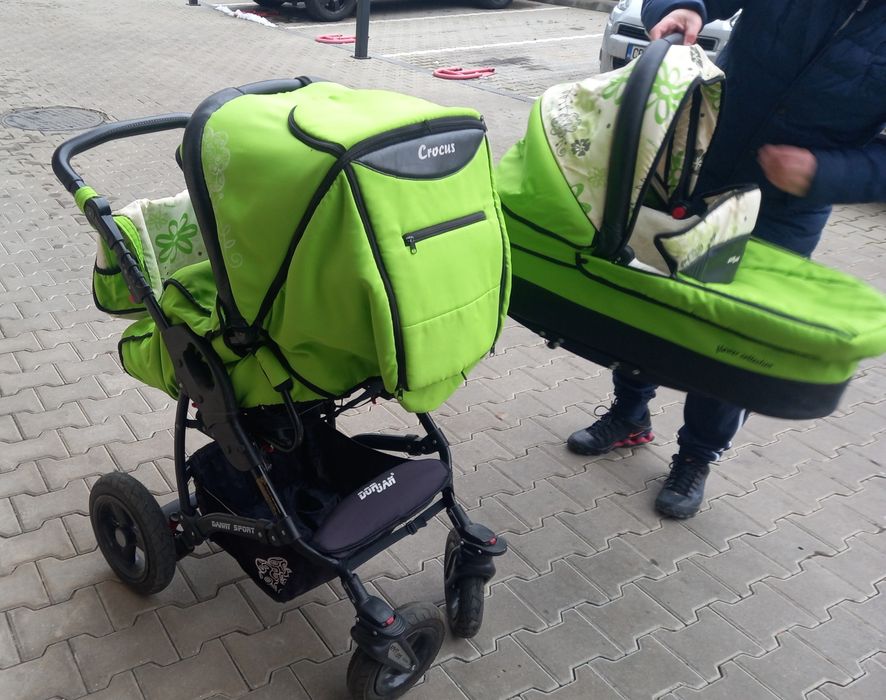 Полска бебешка количка DorJan със зимен и летен кош