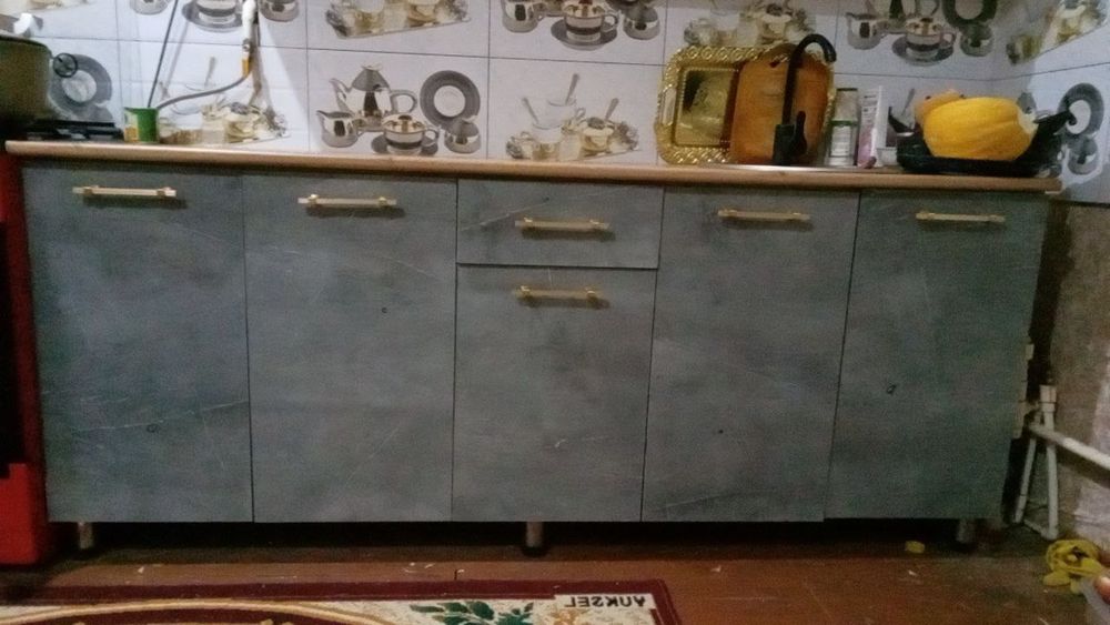 Кухонный мебель сатылады