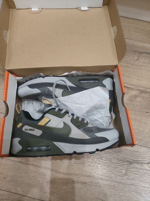 Продавам Nike Air Max 90