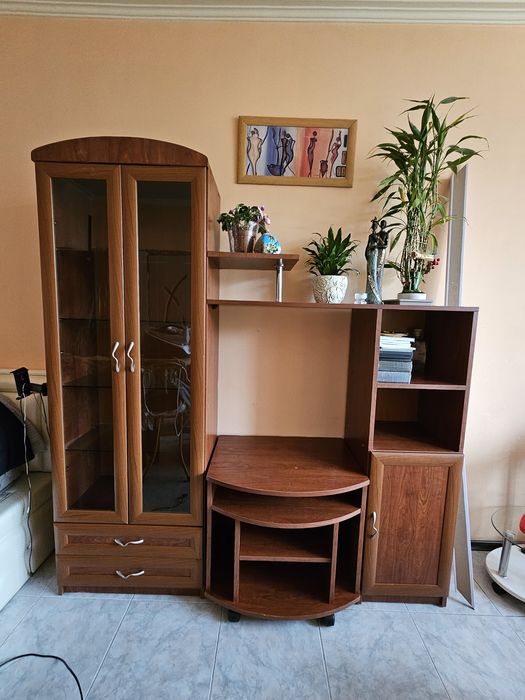 Запазена! Секция в добро състояние