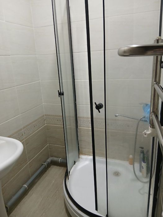 Yashnabot olmos mahalada 16 etashkani 11 etajida 3 hanali