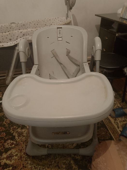 Стиральный, качелья, для кормления. Диван.