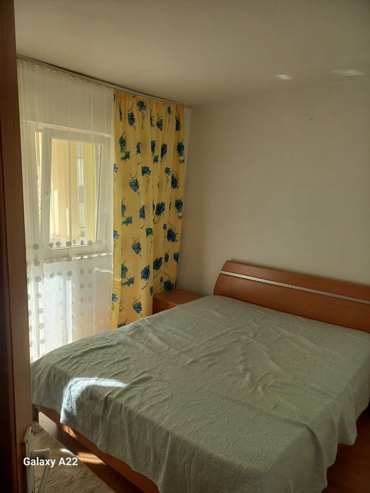 Închiriez apartament 3 camere
