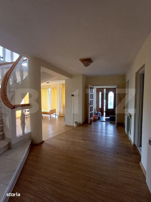 Casa individuala cu 5 camere, 1001 mp teren, zona Materna