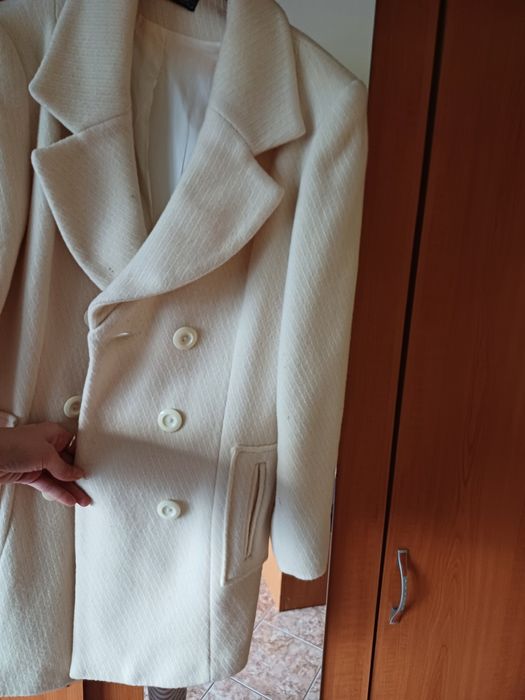 Palton crem,42, L-Xl, calduros , elegantt