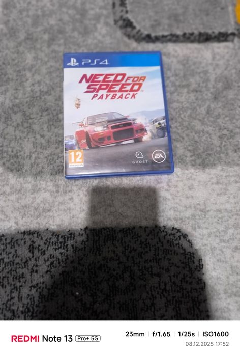 Ps4 pro със 6 игри