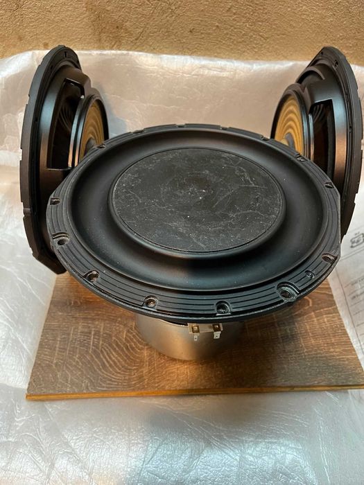 Vand difuzor subwoofer B&O inalta calitate impreuna cu 2 reflectoare