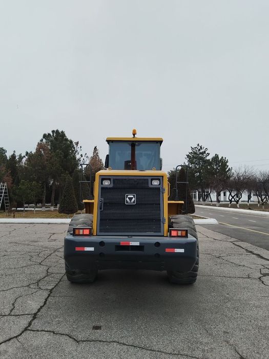 Фронтальный погрузчик 3,2 куб