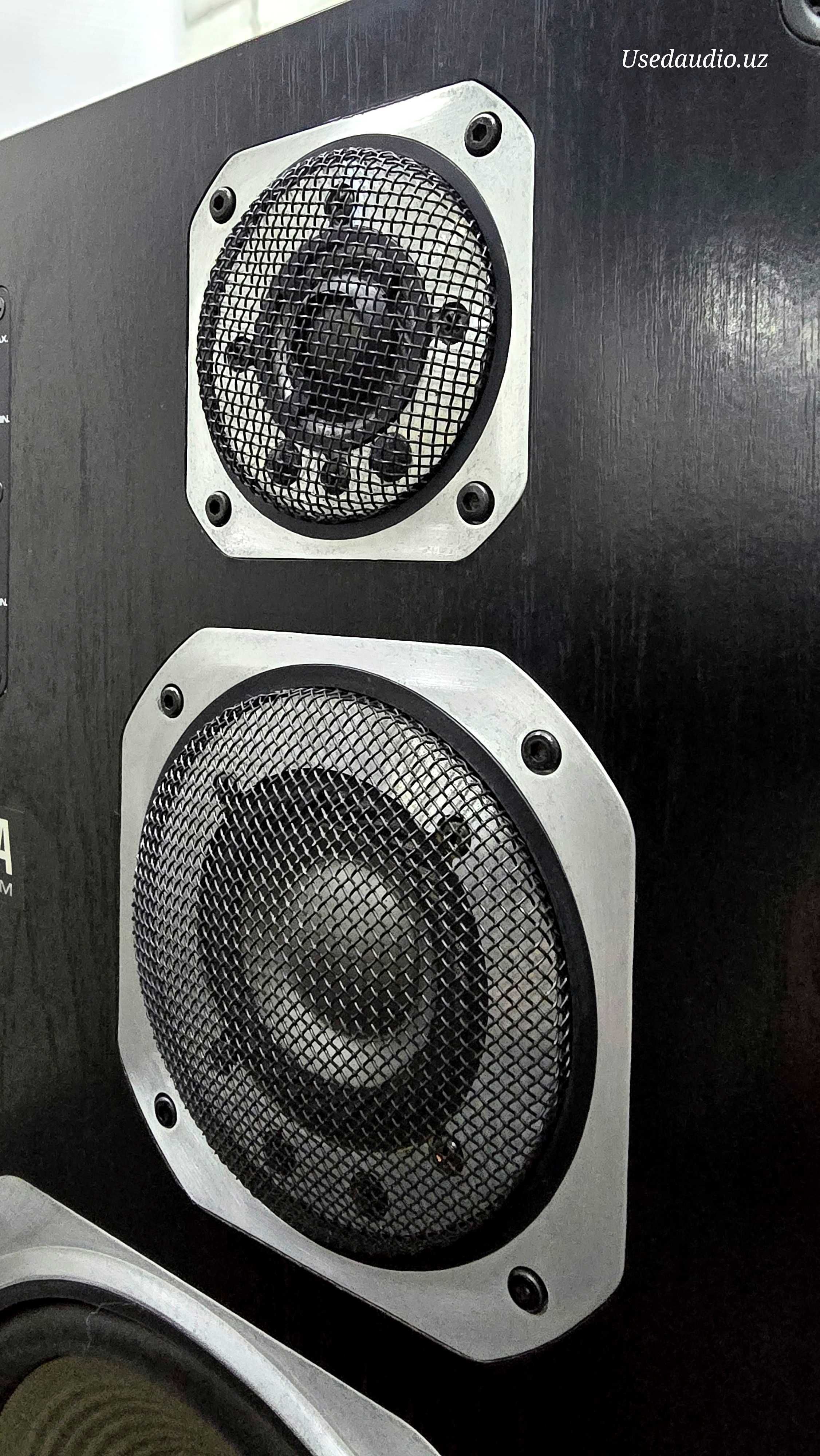 Колонки YAMAHA NS-200M со стойками Ямаха.