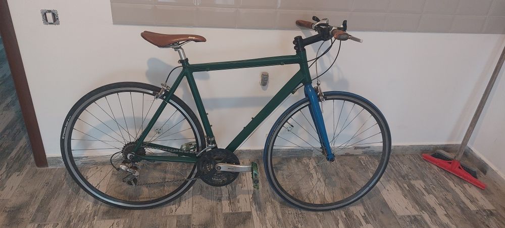 Bicicleta  roti inguste