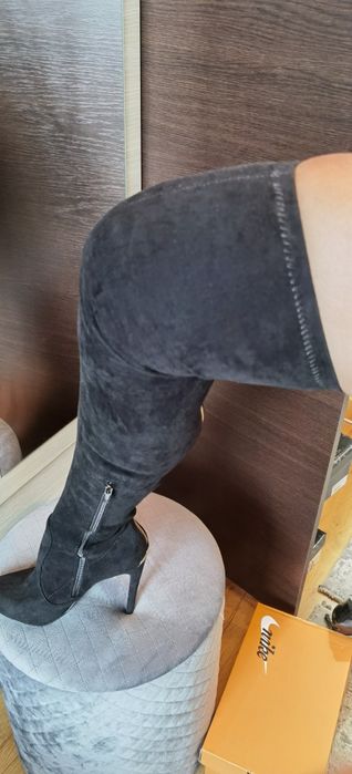 Cizme peste genunchi