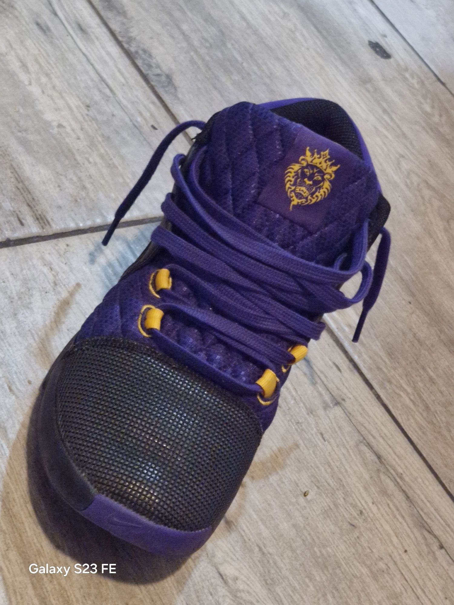 Nike LeBron Witness VIII