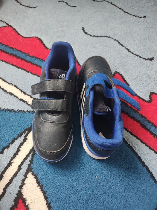 Adidași băieți mărime 38