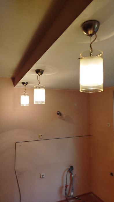 Висящи лампи в добро състояния