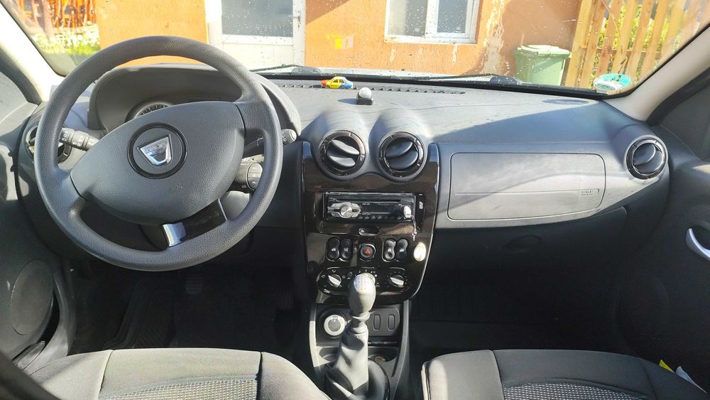 Dacia Duster 4WD 1.6 16v - 2011 - Euro 5 - Laureate PLUS / CROSS