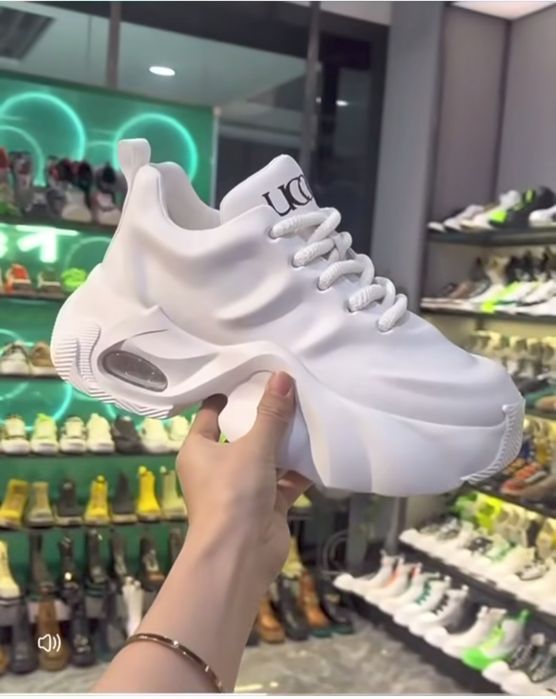 Erkaklar va ayollar uchun chiroyli kirasofka