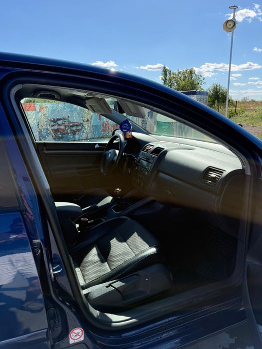 Volkswagen Golf 5 + GPL