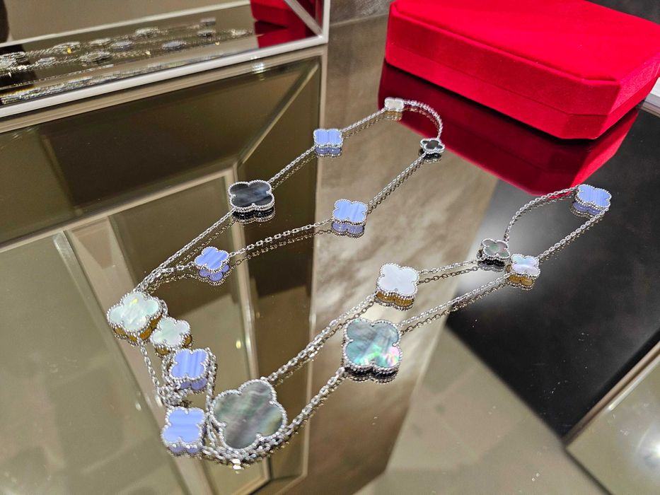 Van Cleef & Arpels VCA Silver Mother 16 Motifs Alhambra Дамско Колие