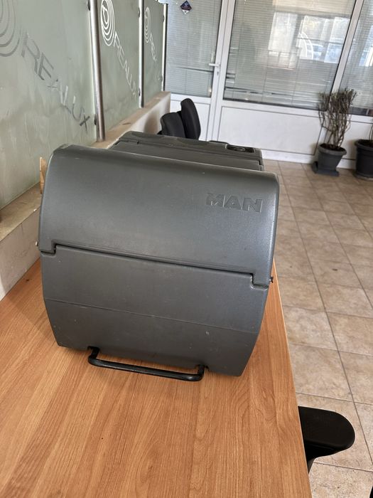 Хладилник 12/24 волта за кемпер, бус, камион