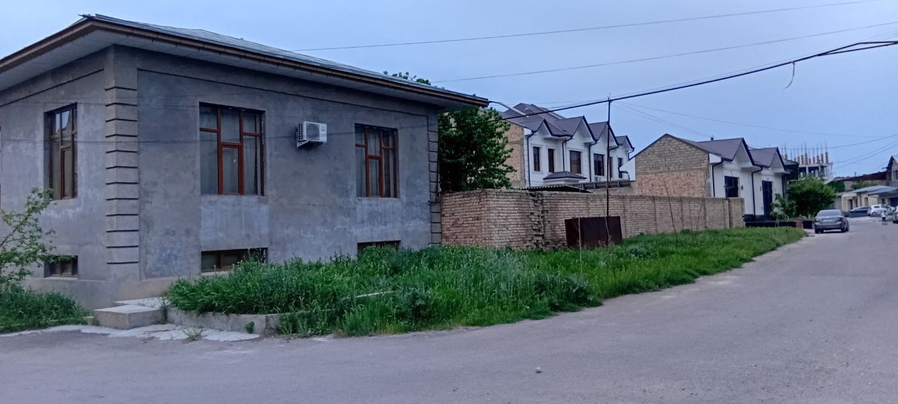 Oxunboboyevda 16 sotix yer uchastka sotiladi