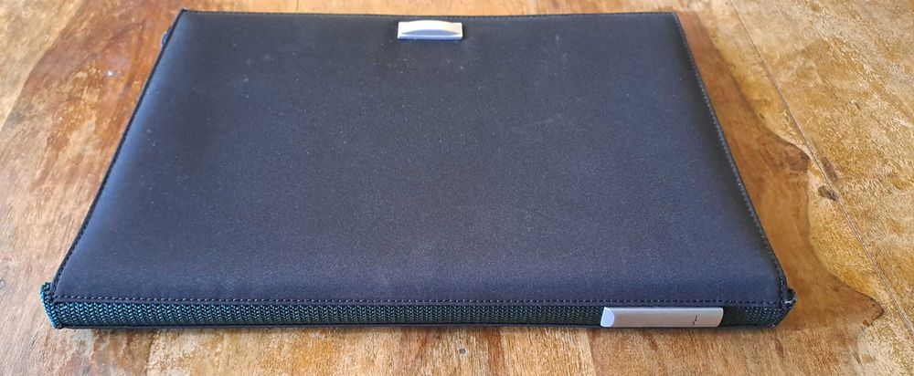 папка луксозна за документи черен с зелено с цип Марксман Marksman А4