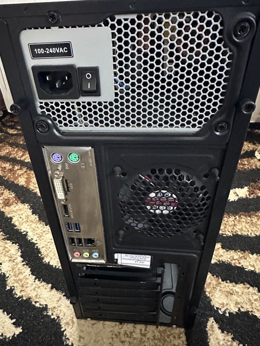 Vand pc cu i5,1 tb stocare