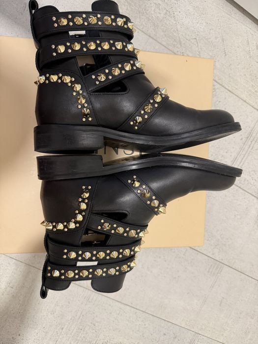 Кожени боти със златни елементи Twinset