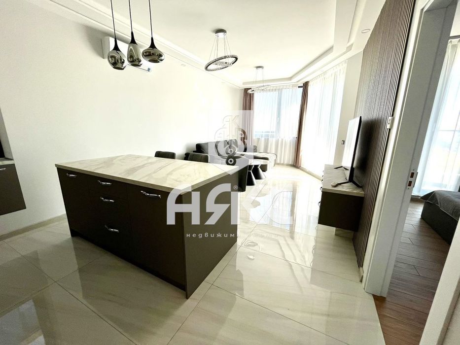 Тристаен обзаведен апартамент в кв. Кръстова вада