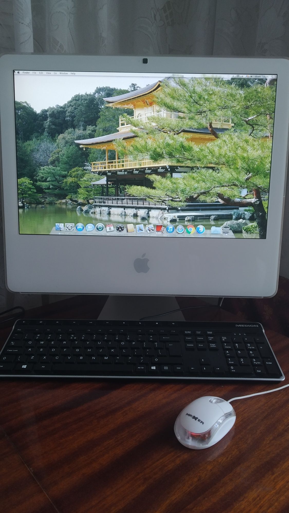 Vând  iMac  5 .1
