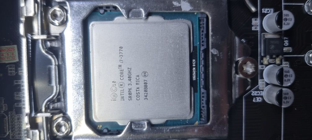 i7 3770+h61 1000Mbit m2 slotli+ 2x8 gb OZU + 128 SSD