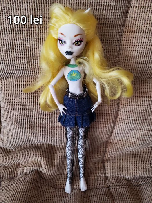 Păpuși Monster High