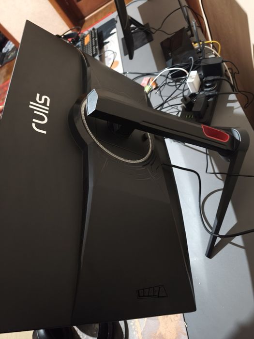 Monitor Axe 27 lik 75hz Flat Va 32 lik Rulls curved 165hz  sotiladi