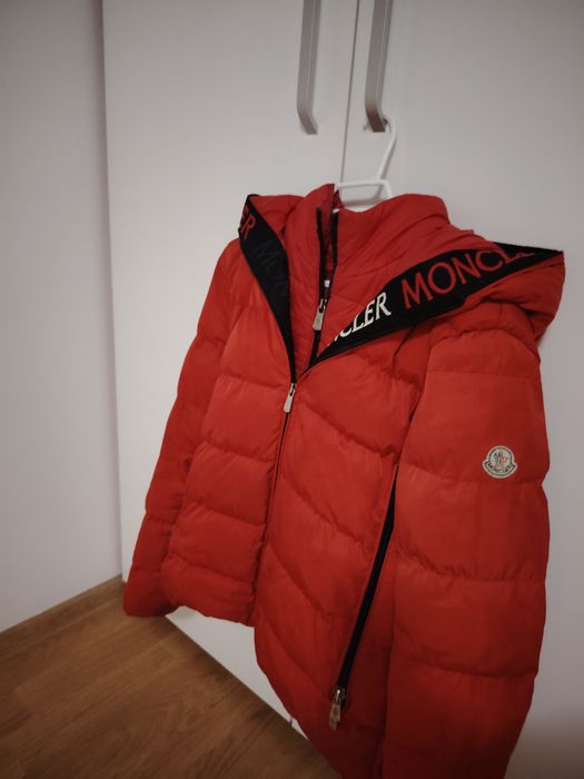Greacă moncler  roșie