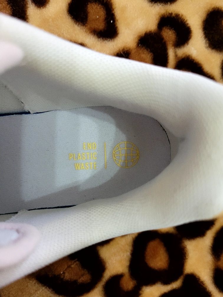 Adidas. NY. 90 J