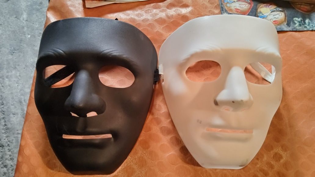Класически театрални маски