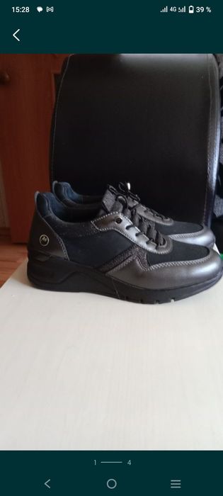 Новые женские кроссовки