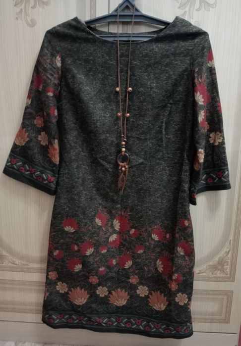 Женская платье 42р