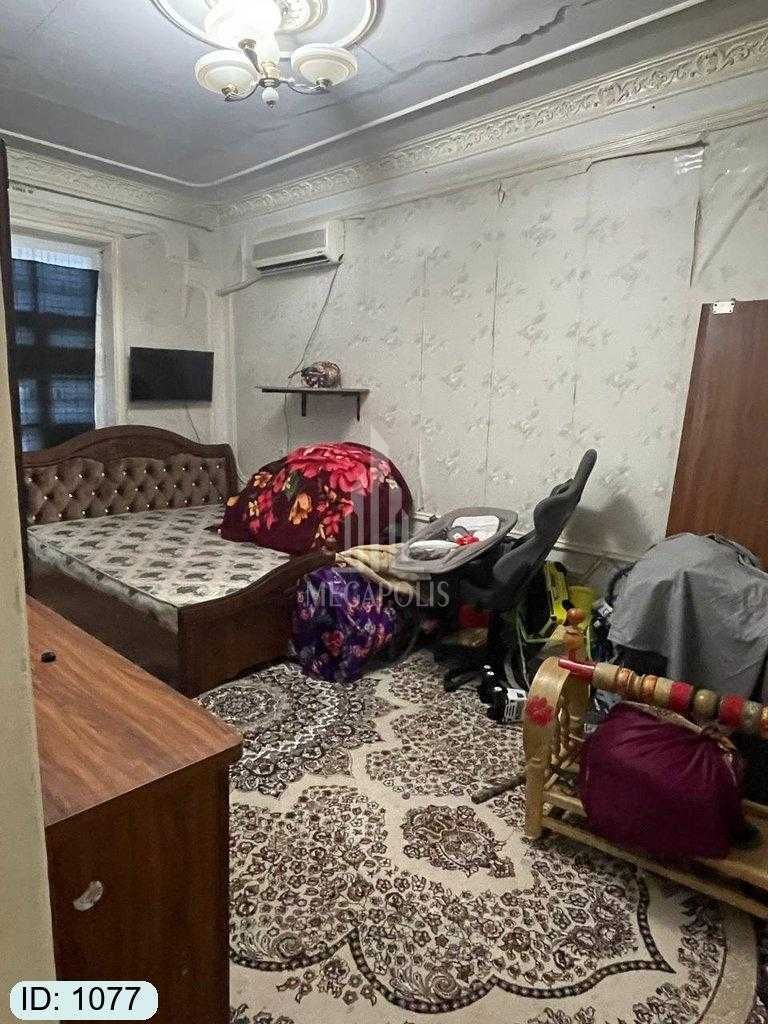 5mikr jomiy tarafga 4 xonali kvartira sotiladi №1077