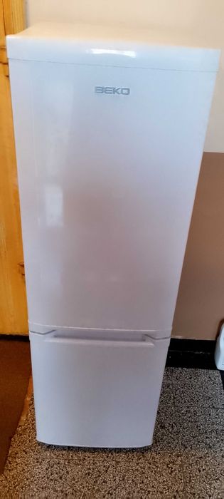 Хладилник Веко бял