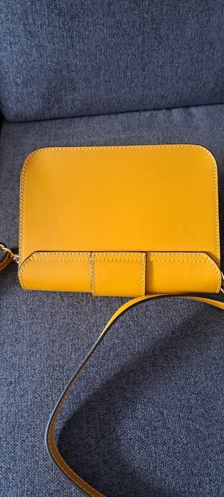 Чанта през рамо цвят горчица