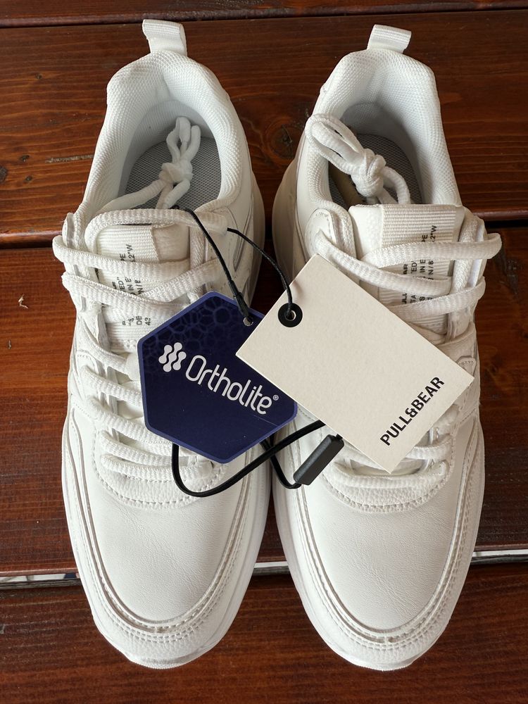Adidasi pull&bear
