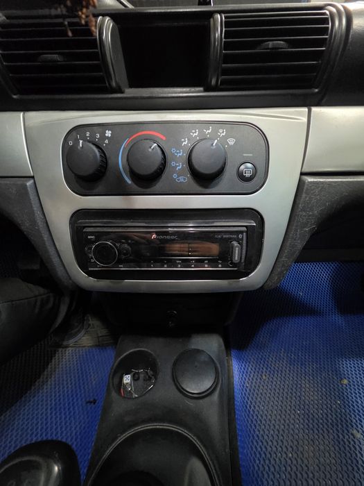 Продам автомагнитолу Pioneer mvh-s520bt